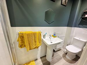 Ensuite- click for photo gallery